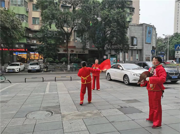 四川中青旅綿陽(yáng)分社、綿陽(yáng)市中旅假日旅行社、綿陽(yáng)自來文化傳播有限公司24H自助售貨服務(wù)盛大開業(yè)